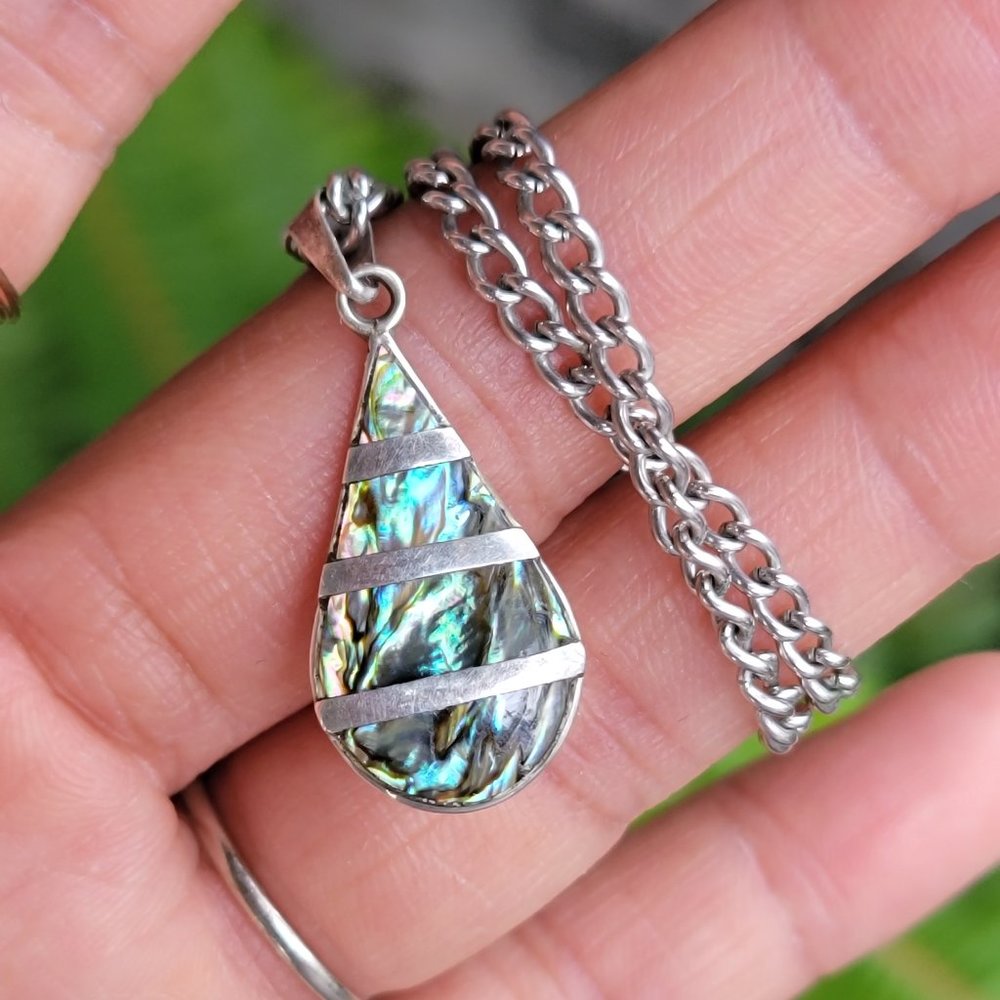 Stunning vintage Taxco 925 sterling silver abalone shell inlay teardrop necklace